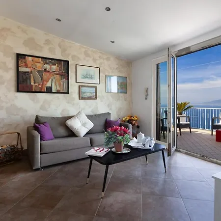 Villa Spacious With Pool, Jacuzzi & Panoramic Sea View Sorrento