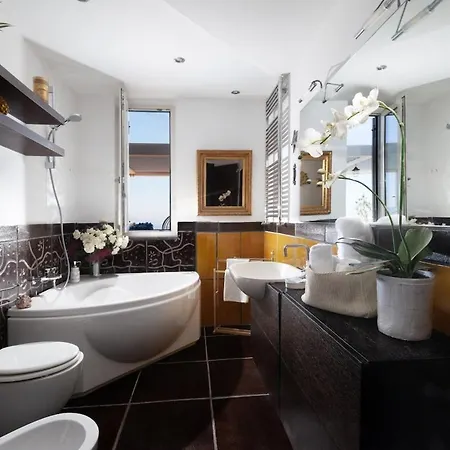 Villa Spacious With Pool, Jacuzzi & Panoramic Sea View Sorrento