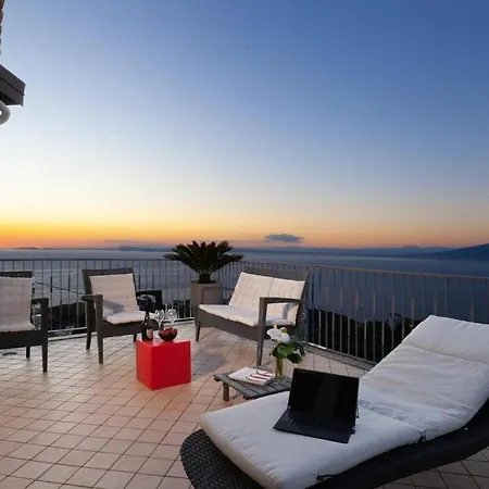 Villa Spacious With Pool, Jacuzzi & Panoramic Sea View *