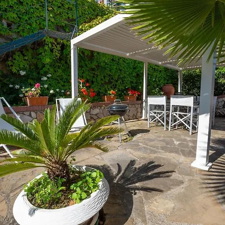 Spacious With Pool, Jacuzzi & Panoramic Sea View Villa Sorrento