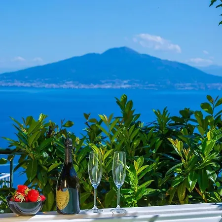 Villa Spacious With Pool, Jacuzzi & Panoramic Sea View