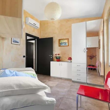 Villa Spacious With Pool, Jacuzzi & Panoramic Sea View *