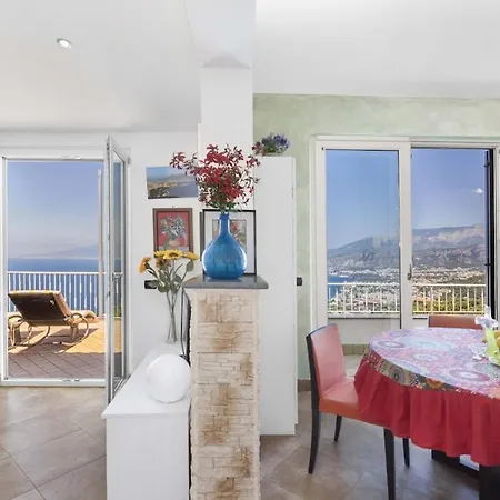 Villa Spacious With Pool, Jacuzzi & Panoramic Sea View Sorrento