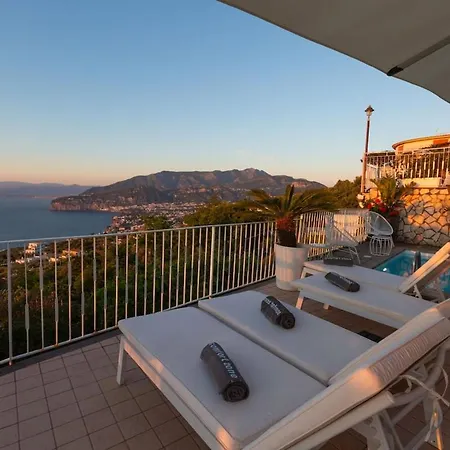 Spacious With Pool, Jacuzzi & Panoramic Sea View Villa *