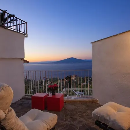 Villa Spacious With Pool, Jacuzzi & Panoramic Sea View