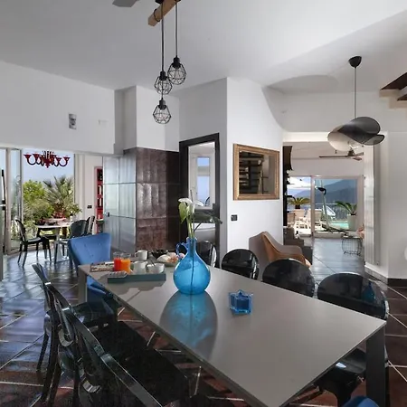 Spacious With Pool, Jacuzzi & Panoramic Sea View Villa *