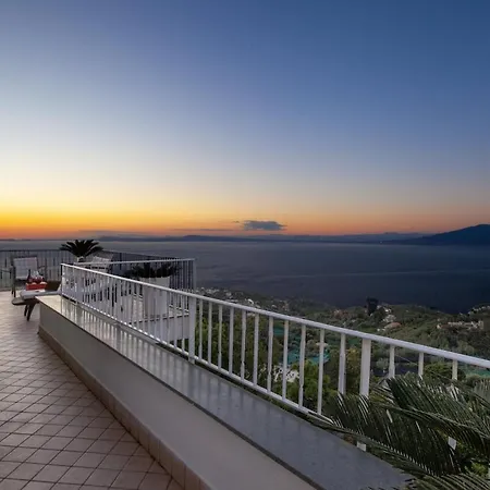 Spacious With Pool, Jacuzzi & Panoramic Sea View Villa *