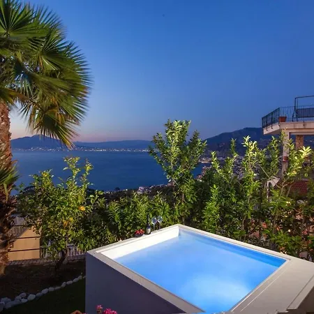 Spacious With Pool, Jacuzzi & Panoramic Sea View
