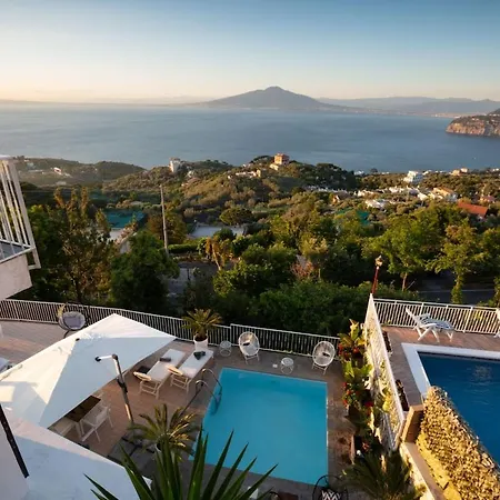 Villa Spacious With Pool, Jacuzzi & Panoramic Sea View *