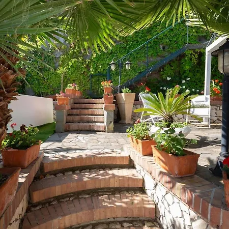 Spacious With Pool, Jacuzzi & Panoramic Sea View Sorrento
