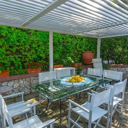 Villa Spacious With Pool, Jacuzzi & Panoramic Sea View