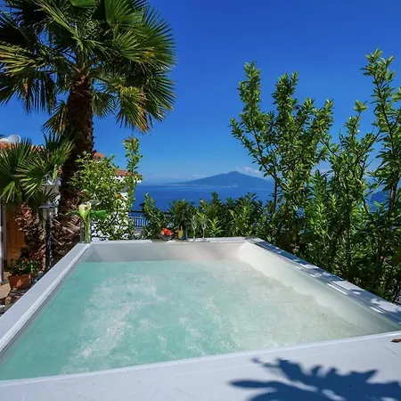 Villa Spacious With Pool, Jacuzzi & Panoramic Sea View