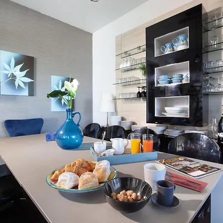 Spacious With Pool, Jacuzzi & Panoramic Sea View Villa