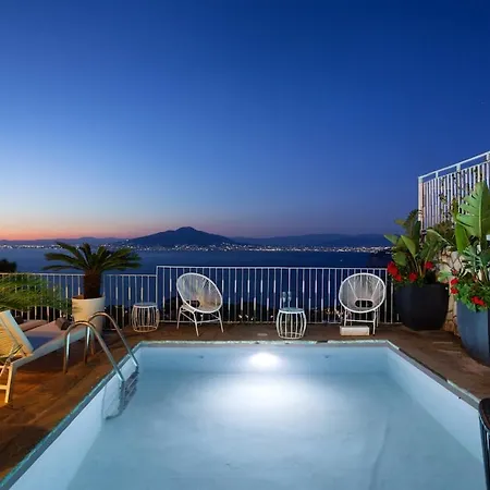Villa Spacious With Pool, Jacuzzi & Panoramic Sea View Sorrento