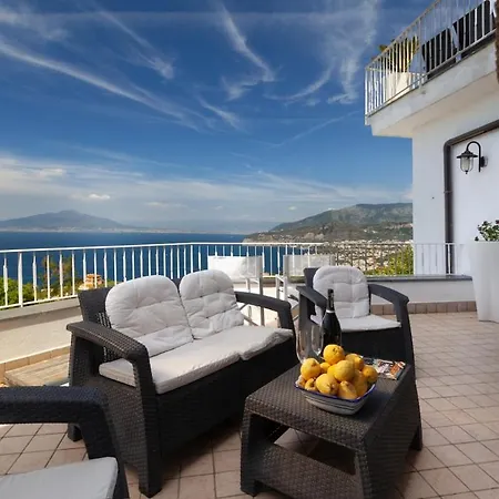 Spacious With Pool, Jacuzzi & Panoramic Sea View Villa