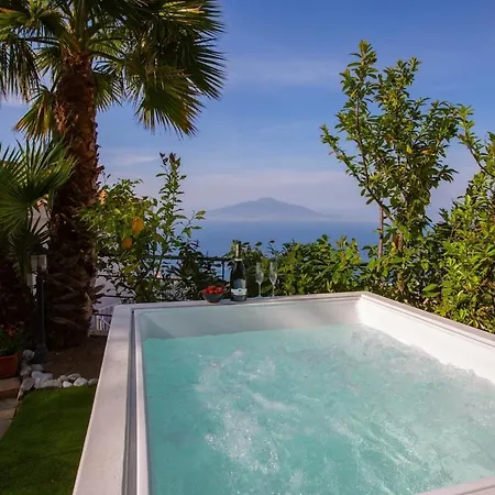 Spacious With Pool, Jacuzzi & Panoramic Sea View Villa
