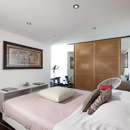 Spacious With Pool, Jacuzzi & Panoramic Sea View Villa